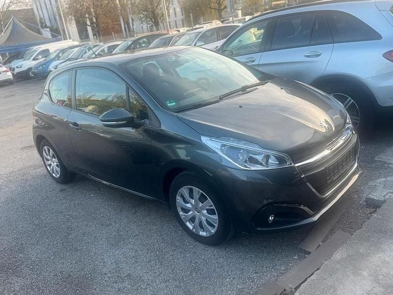 Gebraucht Peugeot 208 Active 68 PS (50 kW) 2017 Grau Kleinwagen