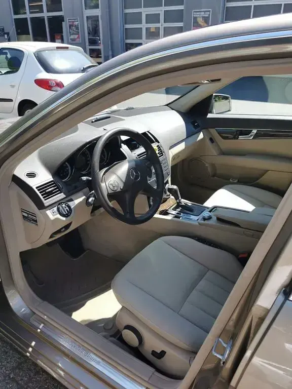 Gebraucht Mercedes C250 204 PS (150 kW) 2010 Beige Limousine