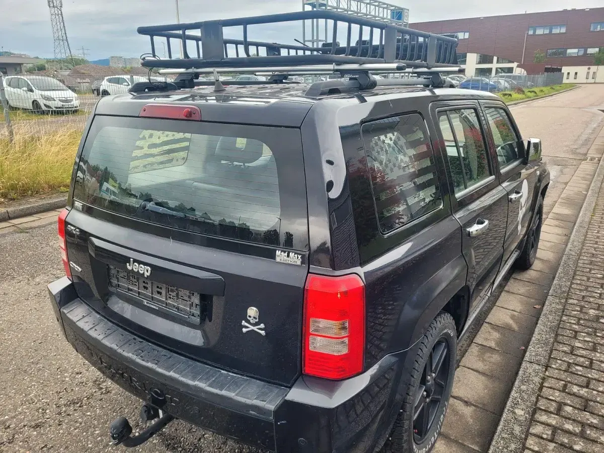 Gebraucht Jeep Patriot Sport 140 PS (102 kW) 2008 Schwarz SUV