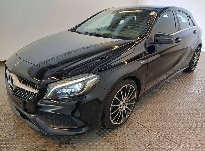 Schwarz Gebraucht 2018 Mercedes A180 AMG line Limousine | 16.990 € (Superpreis) - Bild 1/4