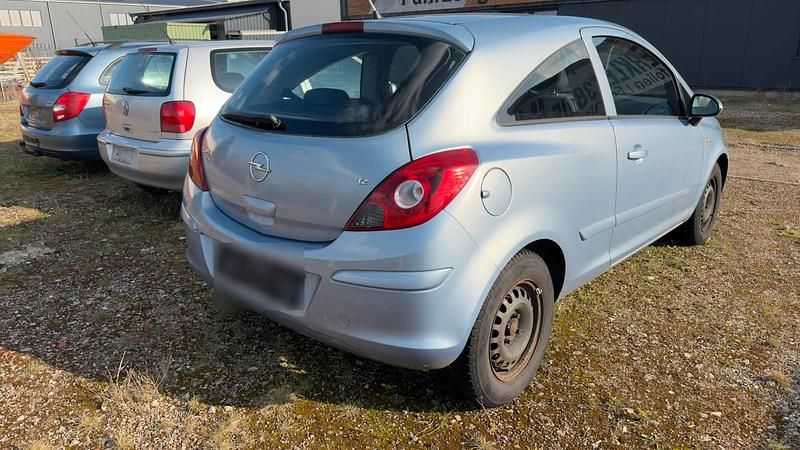 Second-hand Opel Corsa 80 CP (58 kW) 2007 Albastru Hatchback