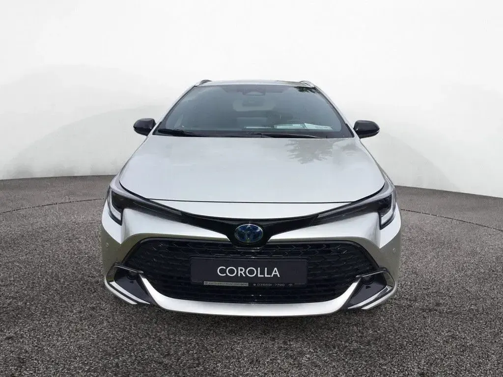 Neu Toyota Corolla 196 PS (144 kW) 2026 Silber Kombi