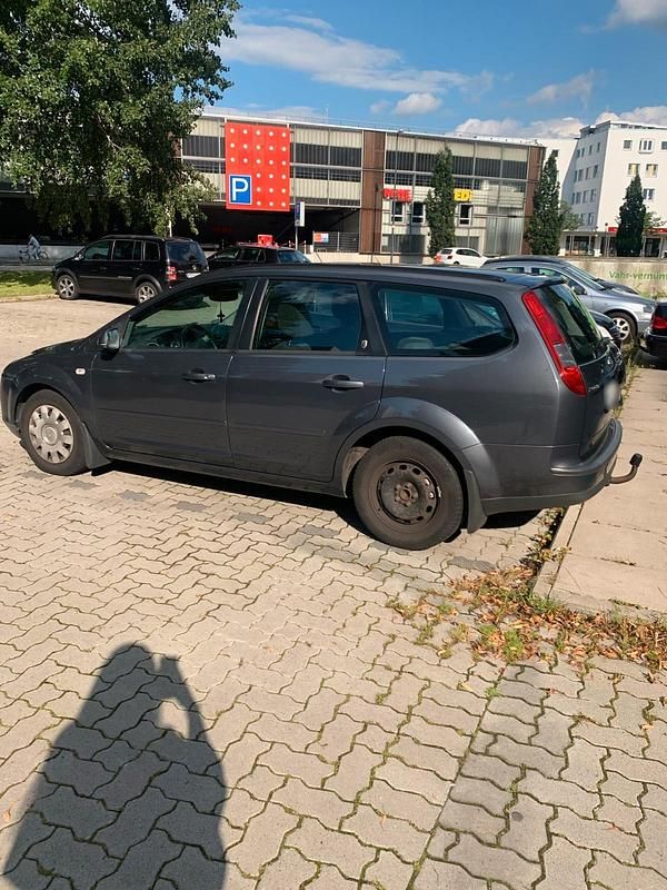 Gebraucht Ford Focus 100 PS (73 kW) 2005 Grau Kombi