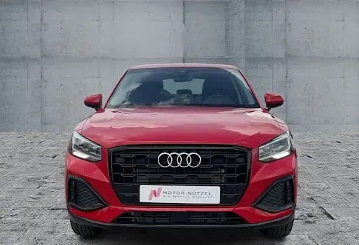 Neu Audi Q2 Advanced Plus 150 PS (110 kW) 2026 Rot SUV
