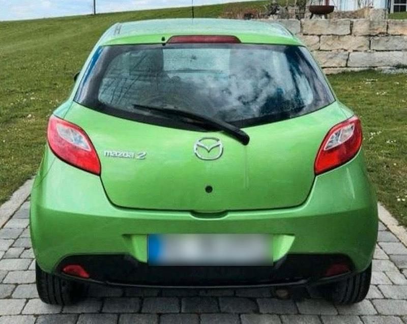 Second-hand Mazda 2 90 CP (66 kW) 2011 Verde Hatchback