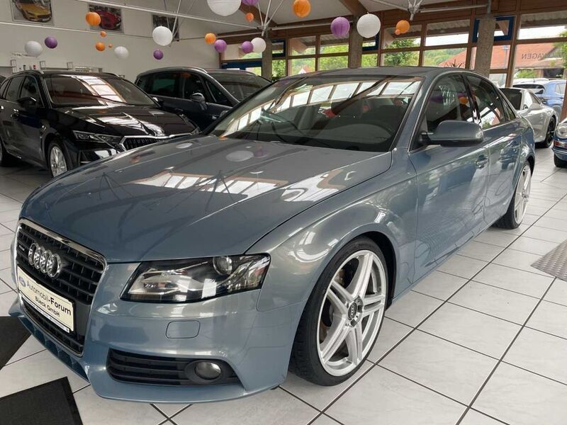 Grau Gebraucht 2011 Audi A4 Ambiente Limousine | 8.900 € (Etwas zu teuer) - Bild 1/4