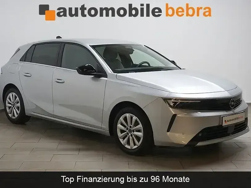 Usado Opel Astra Elegance 131 HP (96 kW) 2023 Prateado Sedan