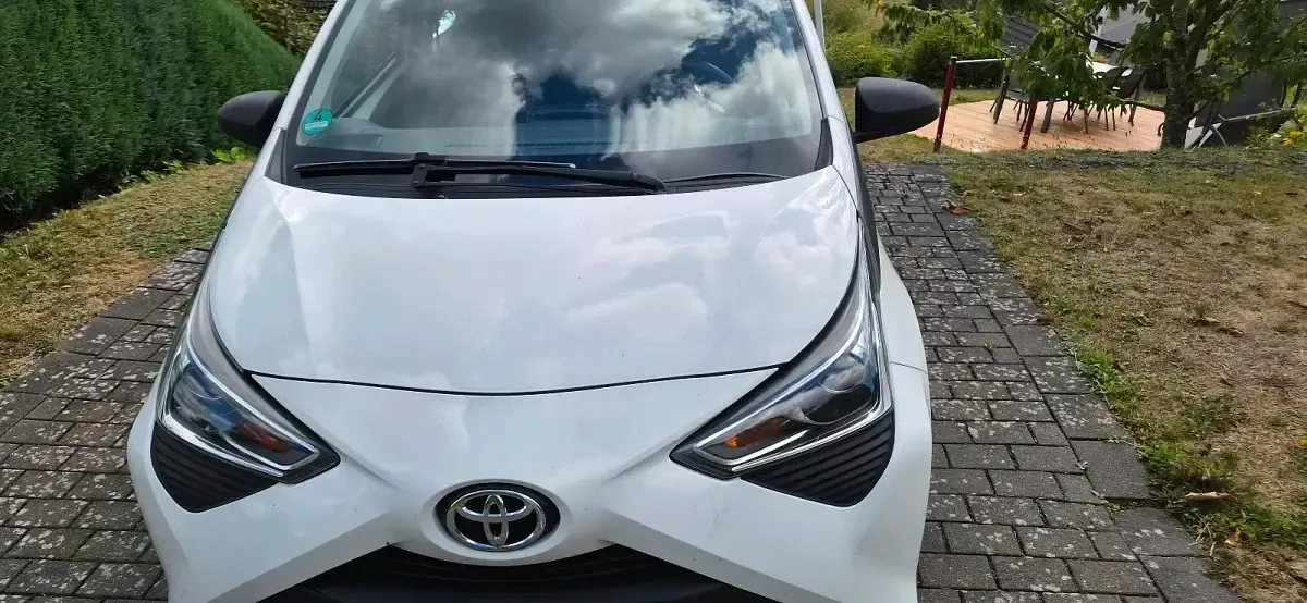 Gebraucht Toyota Aygo 72 PS (52 kW) 2018 Weiß Kleinwagen