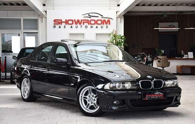 Cosmosschwarz metallic 303 Gebraucht 2001 BMW 525 Shadowline Limousine | 25.990 € - Bild 1/4