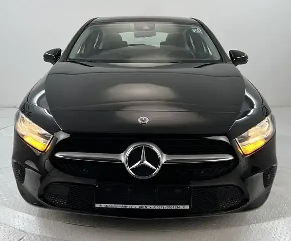 Gebraucht Mercedes A180 Business 116 PS (85 kW) 2022 Schwarz Kleinwagen