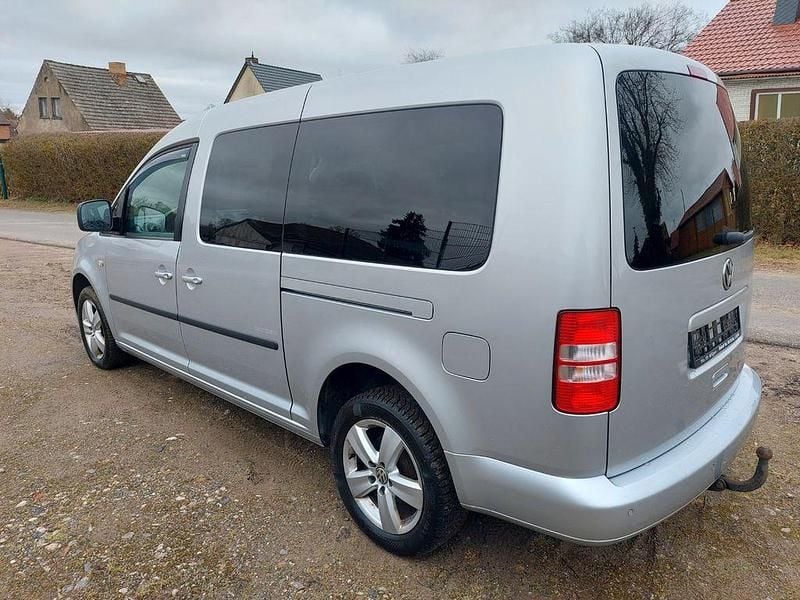 Gebraucht VW Caddy Maxi 105 PS (77 kW) 2014 Silber Van / Kleinbus