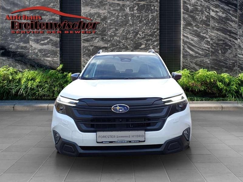 Neu Subaru Forester Exclusive+ 136 PS (100 kW) 2025 Crystal white pearl SUV
