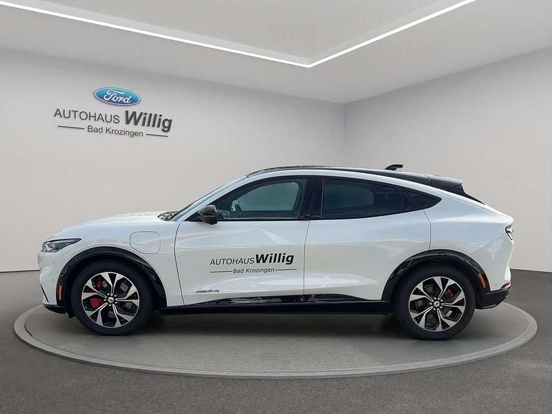 Gebraucht Ford Mustang Mach-E Premium 197 kW (269 PS) 2023 Starweiß metallic SUV