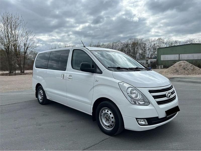 Gebraucht Hyundai H-1 170 PS (125 kW) 2015 Weiß Van / Kleinbus