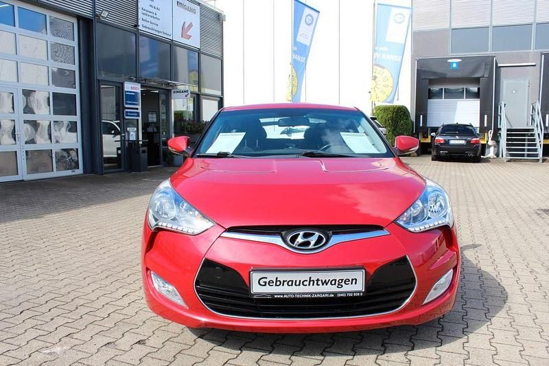 Gebraucht Hyundai Veloster Style 140 PS (102 kW) 2012 Rot Kleinwagen