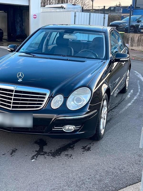 Gebraucht Mercedes E280 231 PS (169 kW) 2008 Schwarz Limousine