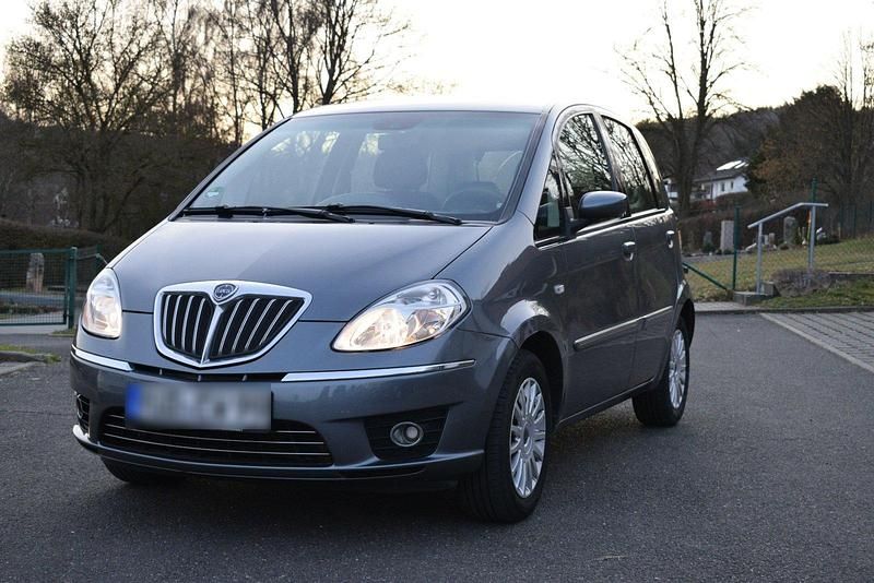 Gebraucht Lancia Musa 95 PS (69 kW) 2008 Grau Van / Kleinbus