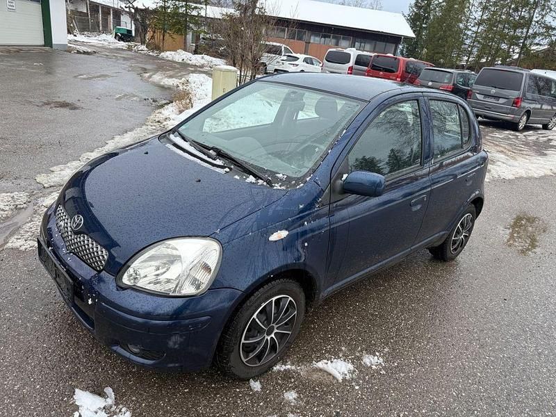 Blau Gebraucht 2005 Toyota Yaris Edition Limousine | 1.590 € (Fairer Preis) - Bild 1/4