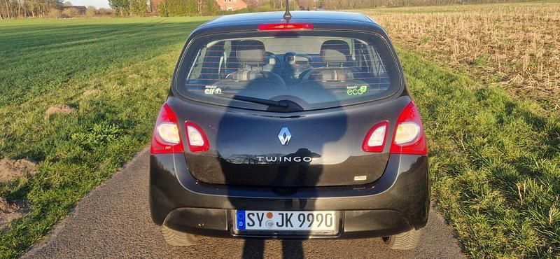Second-hand Renault Twingo Expression 75 CP (55 kW) 2012 Negru Hatchback