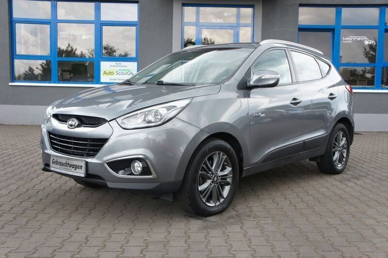 Grau Gebraucht 2015 Hyundai ix35 Finale SUV | 11.950 € (Etwas zu teuer) - Bild 1/4