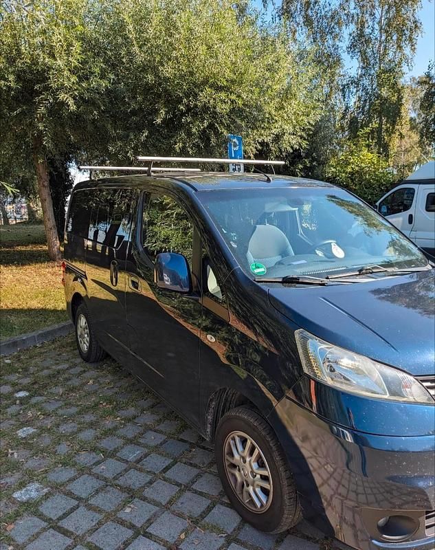 Blau Gebraucht 2014 Nissan Evalia Van / Kleinbus | 4.690 € (Guter Preis) - Bild 1/4