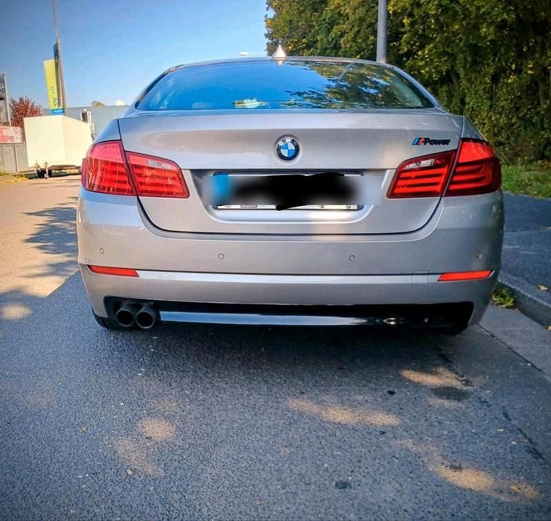 Grau Gebraucht 2011 BMW 525 Limousine | 10.000 € (Superpreis) - Bild 1/4