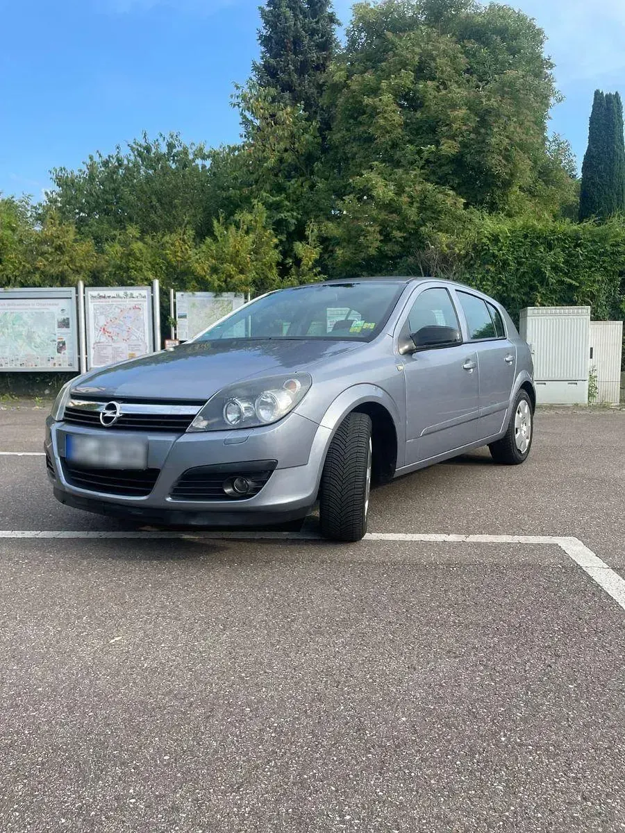 Gebraucht Opel Astra Edition 105 PS (77 kW) 2005 Silber Limousine