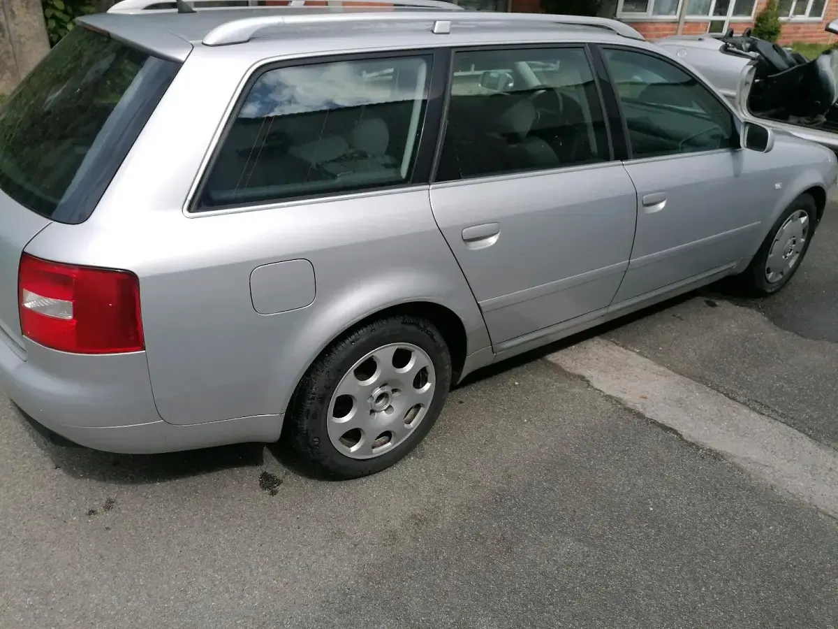Gebraucht Audi A6 131 PS (96 kW) 2003 Silber Kombi