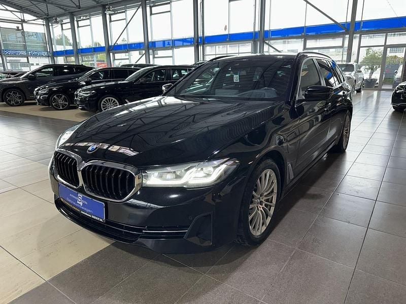 Gebraucht BMW 530e Sport Line 292 PS (214 kW) 2021 Schwarz Kombi