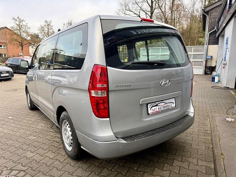 Gebraucht Hyundai H-1 136 PS (100 kW) 2013 Grau Van / Kleinbus