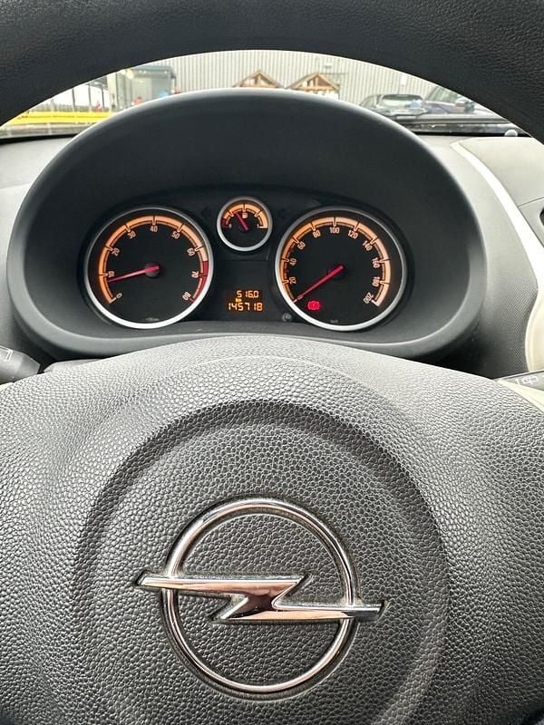 Second-hand Opel Corsa 80 CP (58 kW) 2008 Negru Hatchback