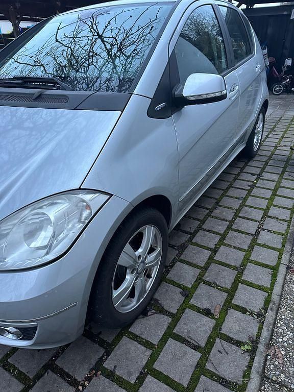Gebraucht Mercedes A160 95 PS (69 kW) 2011 Grau Limousine