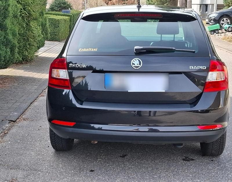 Gebraucht Skoda Rapid 90 PS (66 kW) 2017 Schwarz Kleinwagen