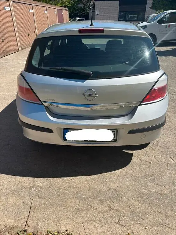 Gebraucht Opel Astra 105 PS (77 kW) 2004 Silber Limousine