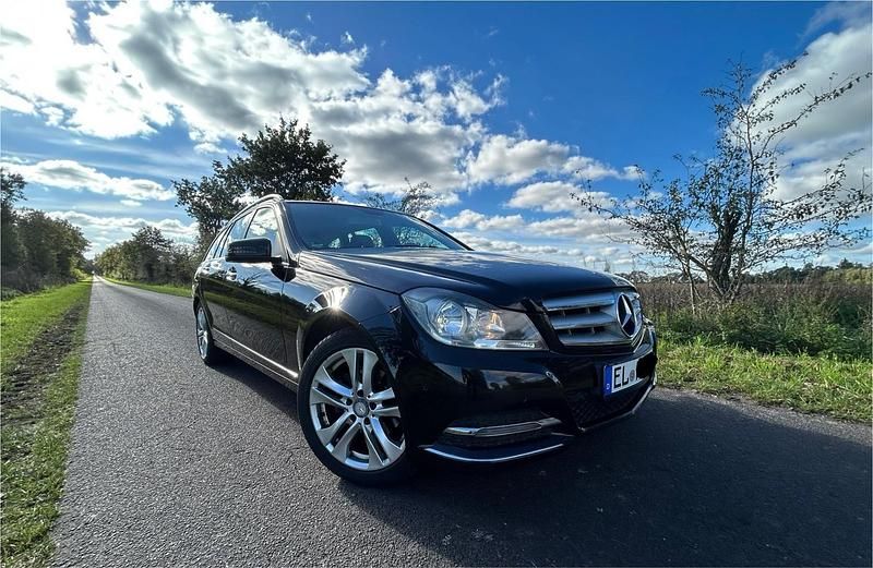 Schwarz Gebraucht 2013 Mercedes C200 Kombi | 8.500 € (Fairer Preis) - Bild 1/4