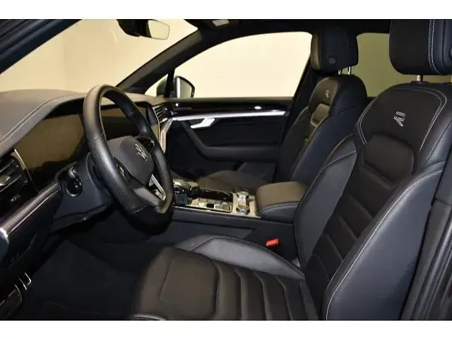 Gebraucht VW Touareg R-line 231 PS (169 kW) 2023 Siliziumgrau metallic SUV
