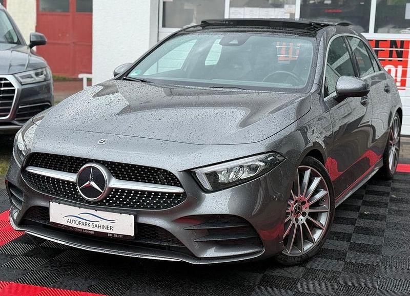Grau Gebraucht 2018 Mercedes A200 AMG line Limousine | 23.999 € (Fairer Preis) - Bild 1/4
