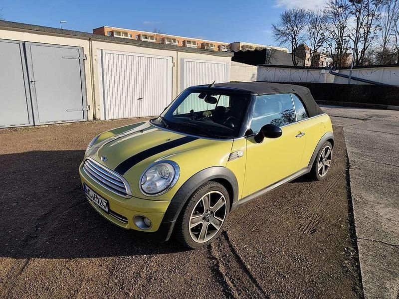 Gebraucht Mini Cooper Cabriolet 122 PS (89 kW) 2010 Gelb Cabrio