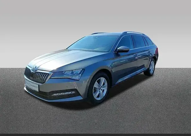 Gebraucht Skoda Superb Ambition 150 PS (110 kW) 2022 Graphite grau metallic Kombi