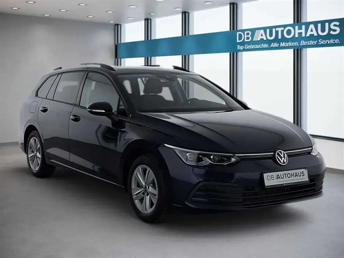 Gebraucht VW Golf VIII Life 150 PS (110 kW) 2024 Blau Kombi