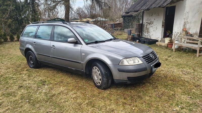Gebraucht VW Passat Basis 102 PS (75 kW) 2001 Grau Kombi