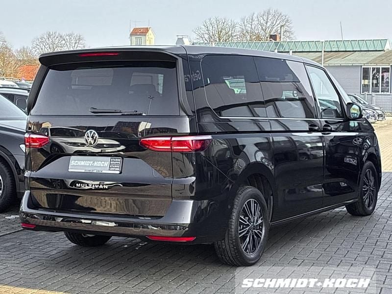 Second-hand VW Multivan Basis 150 CP (110 kW) 2025 Negru Monovolum