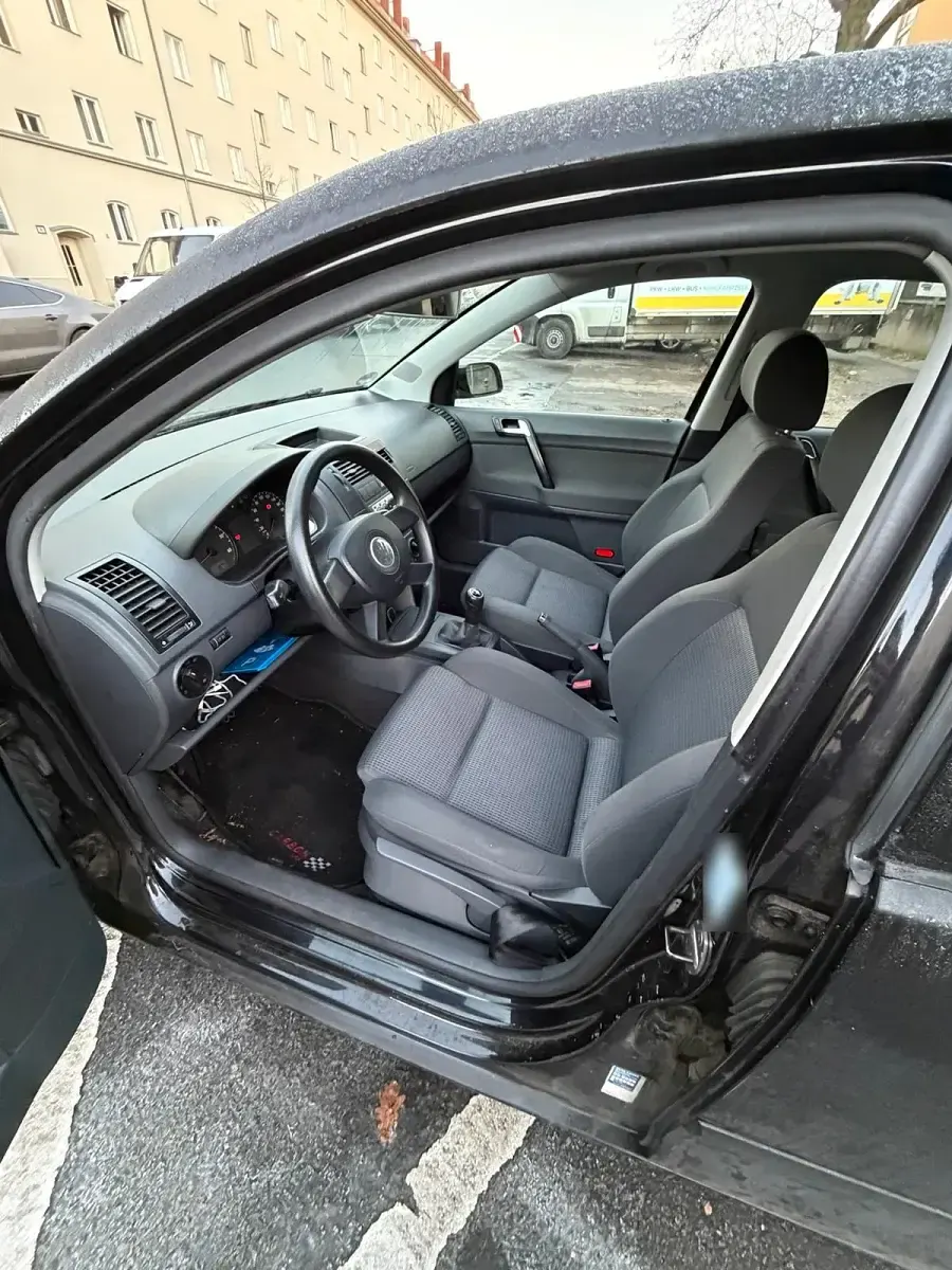 Gebraucht VW Polo 75 PS (55 kW) 2004 Schwarz Kleinwagen