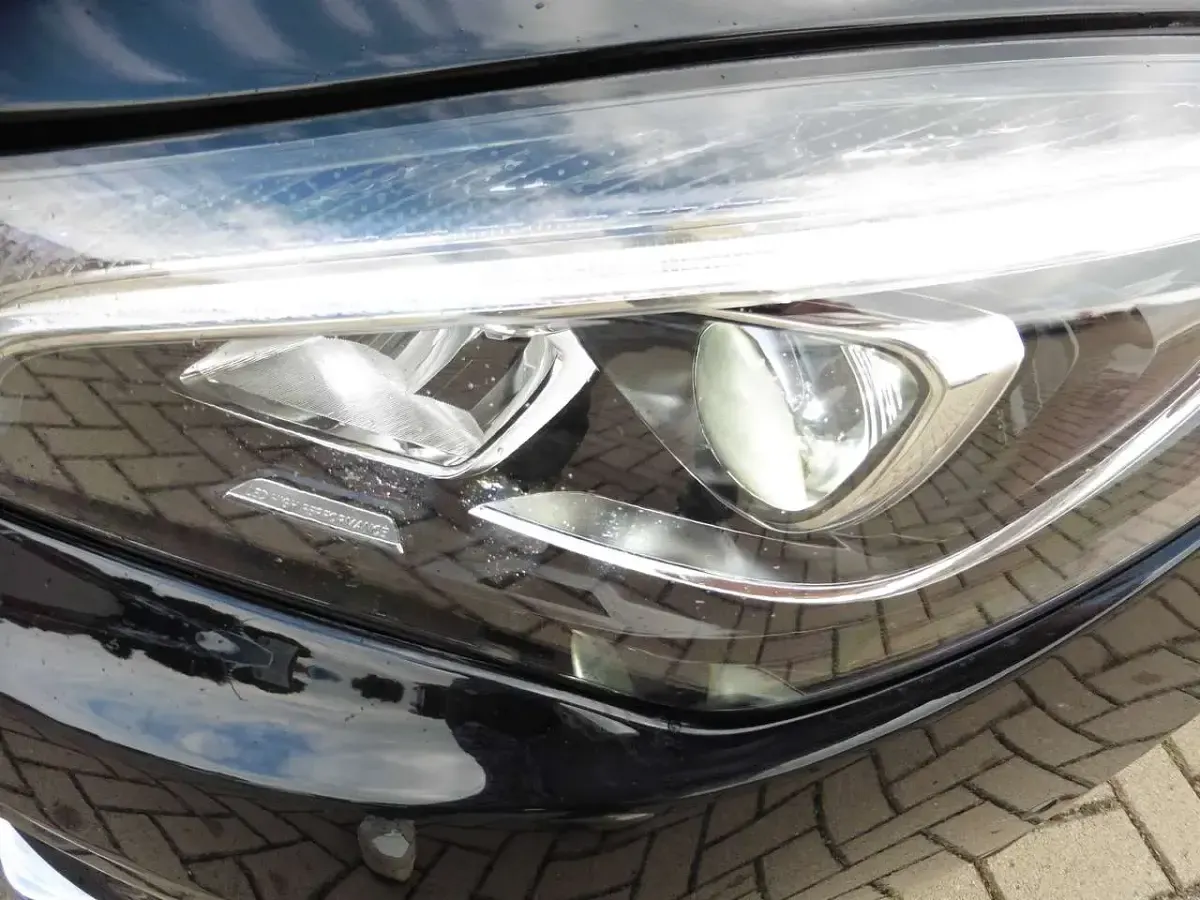 Gebraucht Mercedes CLA180 Shooting Brake 122 PS (89 kW) 2017 Schwarz Kombi