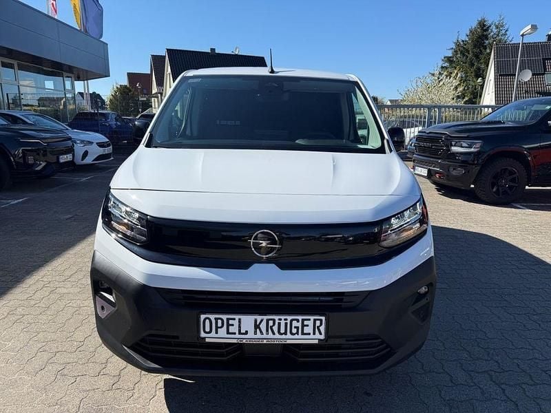 Nowe Opel Combo Basis 102 KM (75 kW) 2026 Biały Minivan