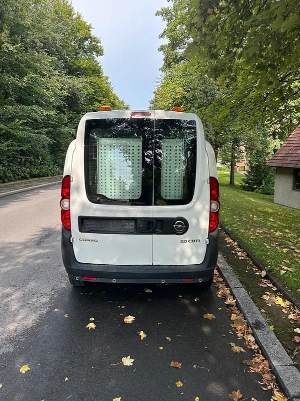 Gebraucht Opel Combo 136 PS (100 kW) 2016 Weiß Van / Kleinbus