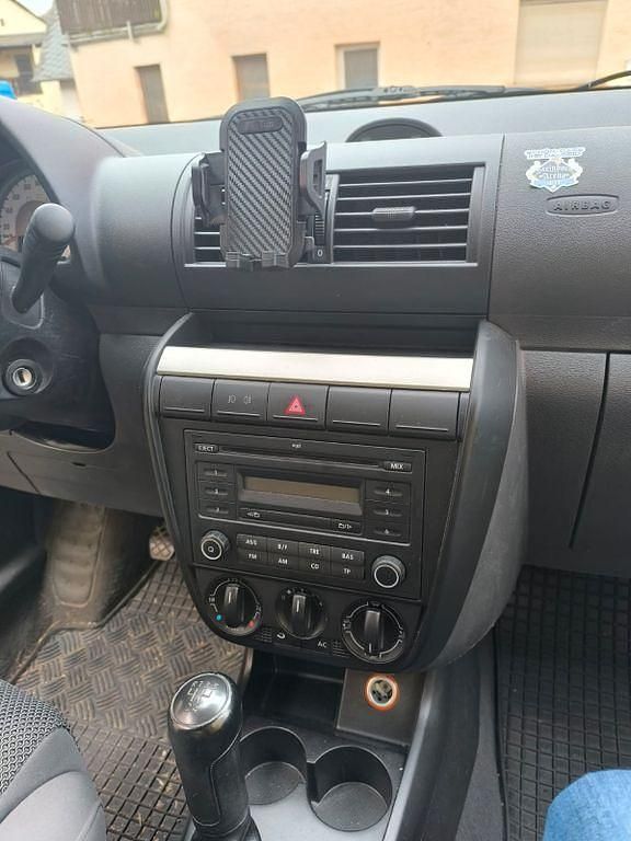 Second-hand VW Fox 54 CP (39 kW) 2011 Negru Hatchback