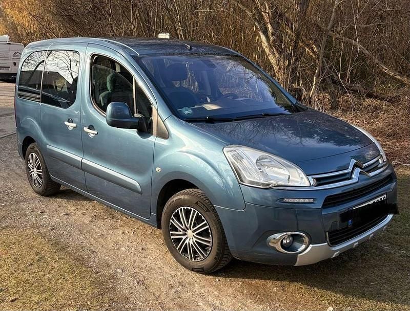 Gebraucht Citroën Berlingo 92 PS (67 kW) 2014 Blau Van / Kleinbus