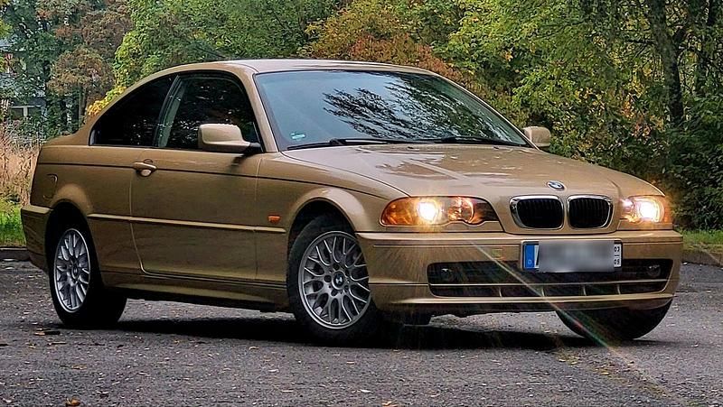 Gold Gebraucht 1999 BMW 318 Coupé | 3.900 € (Fairer Preis) - Bild 1/4