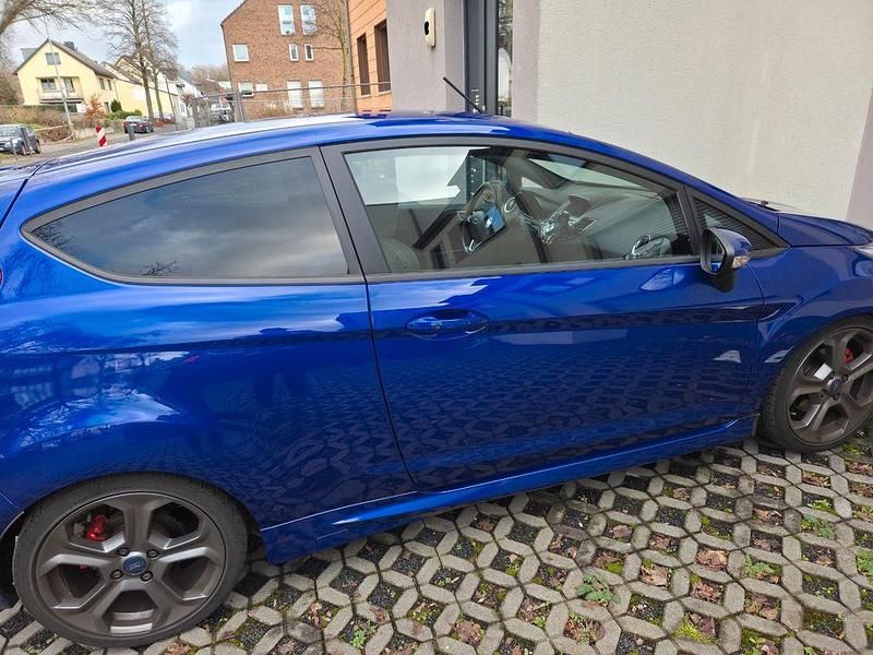 Gebraucht Ford Fiesta ST 182 PS (133 kW) 2015 Blau Kleinwagen